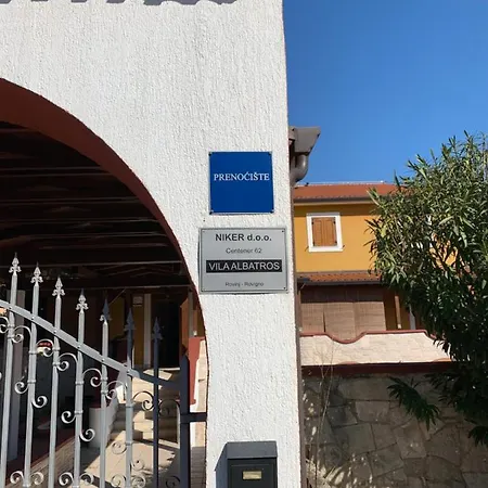 Vila Albatros krevet i doručak