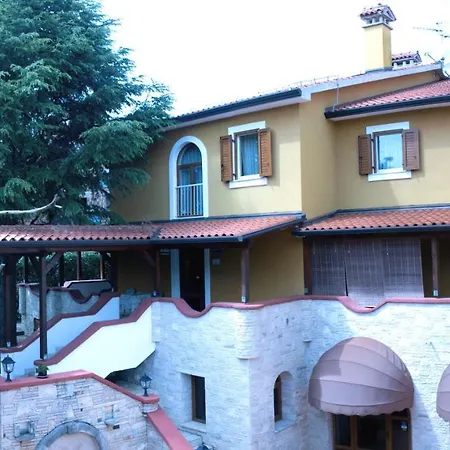 Vila Albatros ロヴィニ