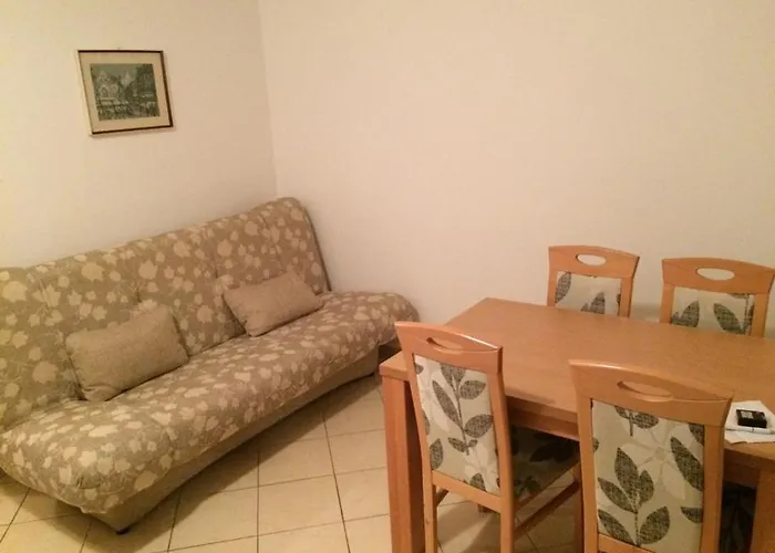 Bed and Breakfast Vila Albatros Ρόβινι