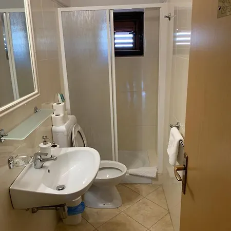 Vila Albatros B&B 로비니
